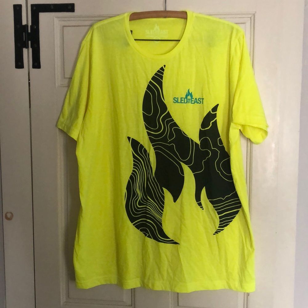 Sled  the East XL tee shirt NWOT